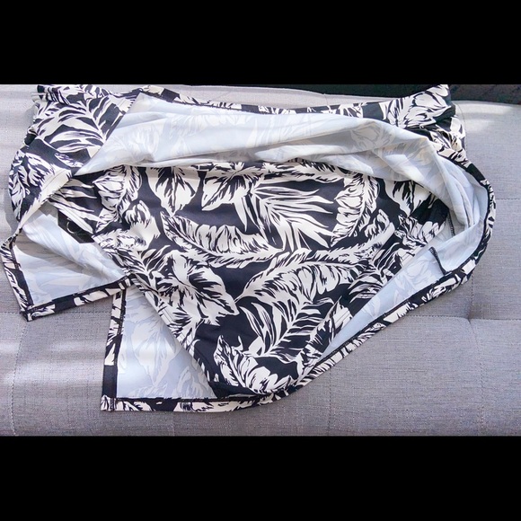 Catalina women’s skirted bottom swimwear - Picture 6 of 9